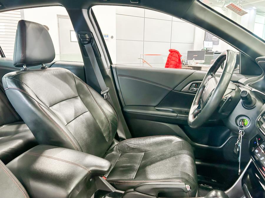 2017 Honda Accord Sedan Sport SE CVT, available for sale in Franklin Square, New York | Luxury Motor Club. Franklin Square, New York 2017 Honda Accord Sedan Sport SE CVT, available for sale in Franklin Square, New York | Luxury Motor Club. Franklin Square, New York