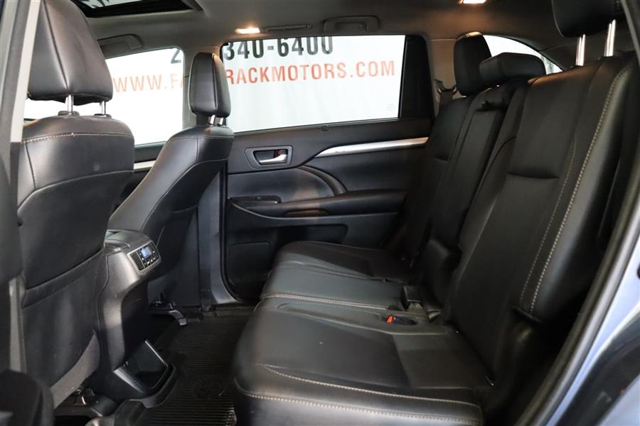 2018 Toyota Highlander XLE, available for sale in Paterson, New Jersey | Fast Track Motors. Paterson, New Jersey 2018 Toyota Highlander XLE, available for sale in Paterson, New Jersey | Fast Track Motors. Paterson, New Jersey