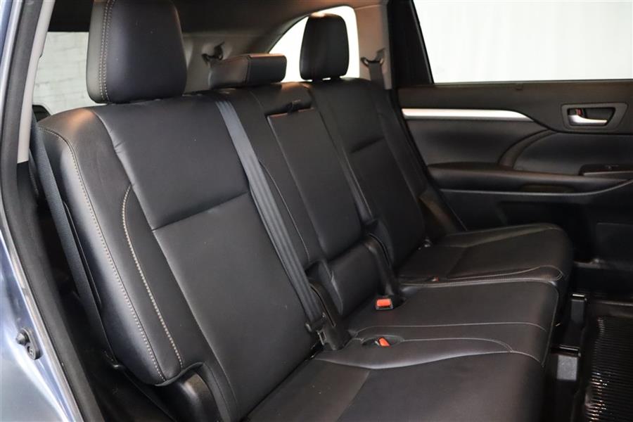 2018 Toyota Highlander XLE, available for sale in Paterson, New Jersey | Fast Track Motors. Paterson, New Jersey 2018 Toyota Highlander XLE, available for sale in Paterson, New Jersey | Fast Track Motors. Paterson, New Jersey