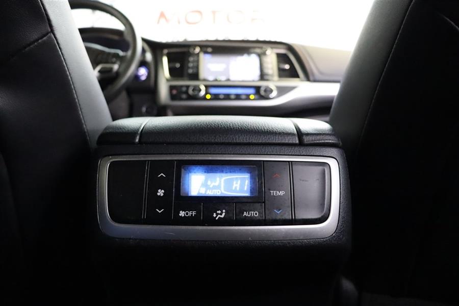2018 Toyota Highlander XLE, available for sale in Paterson, New Jersey | Fast Track Motors. Paterson, New Jersey 2018 Toyota Highlander XLE, available for sale in Paterson, New Jersey | Fast Track Motors. Paterson, New Jersey