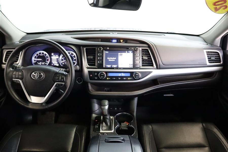 2018 Toyota Highlander XLE, available for sale in Paterson, New Jersey | Fast Track Motors. Paterson, New Jersey 2018 Toyota Highlander XLE, available for sale in Paterson, New Jersey | Fast Track Motors. Paterson, New Jersey