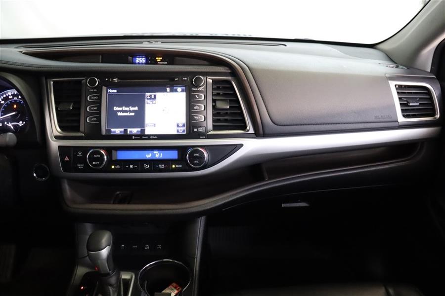 2018 Toyota Highlander XLE, available for sale in Paterson, New Jersey | Fast Track Motors. Paterson, New Jersey 2018 Toyota Highlander XLE, available for sale in Paterson, New Jersey | Fast Track Motors. Paterson, New Jersey