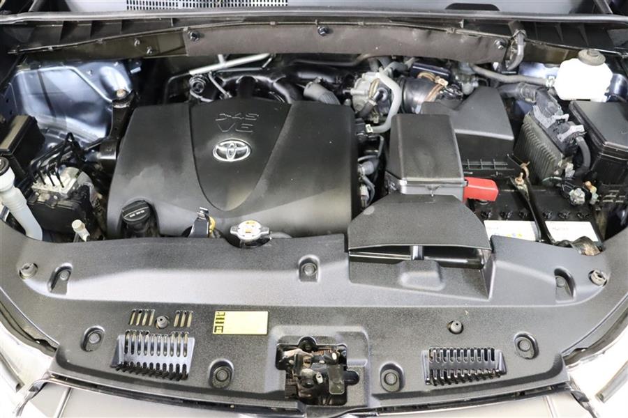 2018 Toyota Highlander XLE, available for sale in Paterson, New Jersey | Fast Track Motors. Paterson, New Jersey 2018 Toyota Highlander XLE, available for sale in Paterson, New Jersey | Fast Track Motors. Paterson, New Jersey