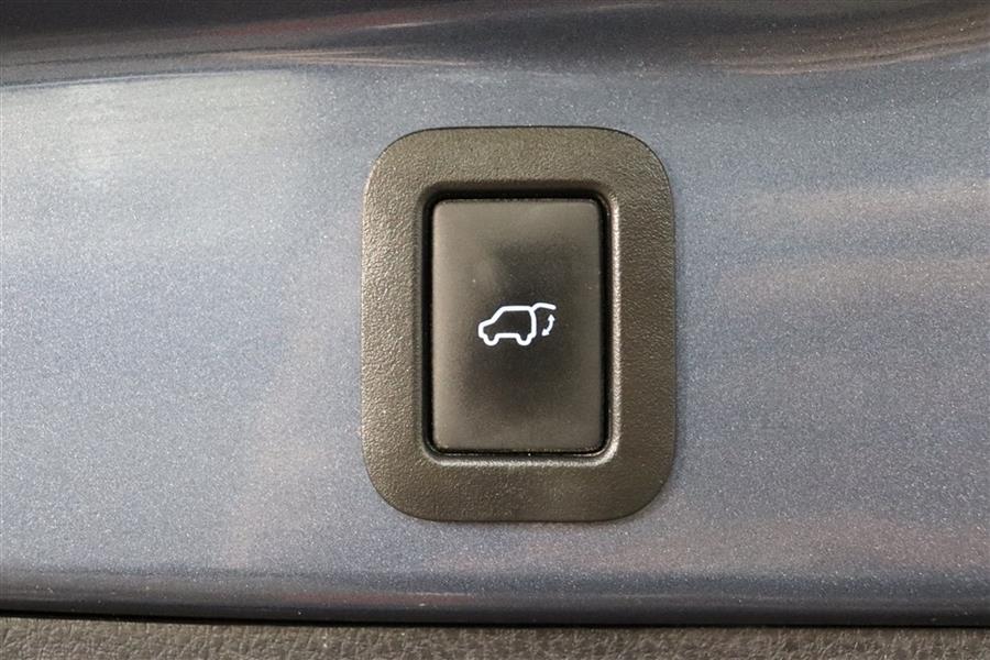 2018 Toyota Highlander XLE, available for sale in Paterson, New Jersey | Fast Track Motors. Paterson, New Jersey 2018 Toyota Highlander XLE, available for sale in Paterson, New Jersey | Fast Track Motors. Paterson, New Jersey