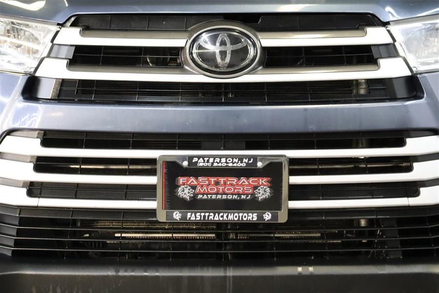 2018 Toyota Highlander XLE, available for sale in Paterson, New Jersey | Fast Track Motors. Paterson, New Jersey 2018 Toyota Highlander XLE, available for sale in Paterson, New Jersey | Fast Track Motors. Paterson, New Jersey