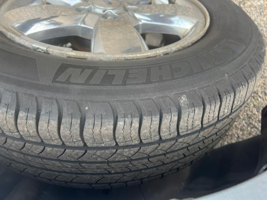 2011 Ford Escape 4WD 4dr XLT, available for sale in Swansea, Massachusetts | Gas On The Run. Swansea, Massachusetts 2011 Ford Escape 4WD 4dr XLT, available for sale in Swansea, Massachusetts | Gas On The Run. Swansea, Massachusetts