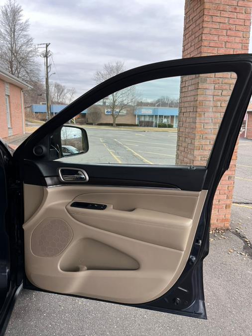 2014 Jeep Grand Cherokee RWD 4dr Limited, available for sale in New Britain, Connecticut | Supreme Automotive. New Britain, Connecticut 2014 Jeep Grand Cherokee RWD 4dr Limited, available for sale in New Britain, Connecticut | Supreme Automotive. New Britain, Connecticut