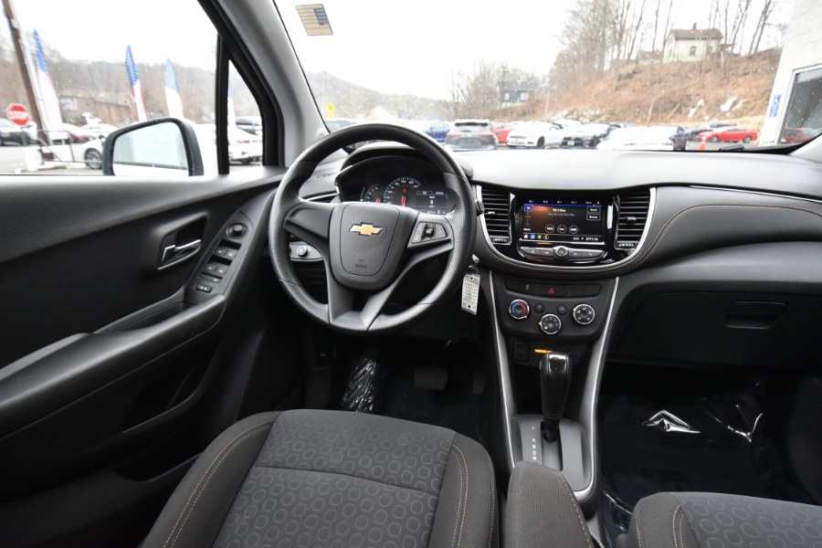 2020 Chevrolet Trax 4dr LS, available for sale in Waterbury, Connecticut | Highline Car Connection. Waterbury, Connecticut 2020 Chevrolet Trax 4dr LS, available for sale in Waterbury, Connecticut | Highline Car Connection. Waterbury, Connecticut