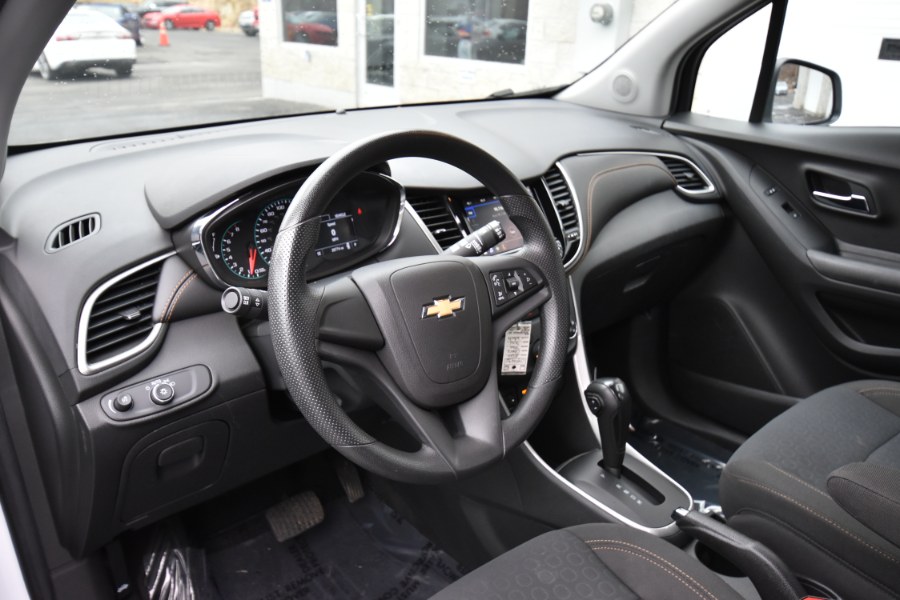 2020 Chevrolet Trax 4dr LS, available for sale in Waterbury, Connecticut | Highline Car Connection. Waterbury, Connecticut 2020 Chevrolet Trax 4dr LS, available for sale in Waterbury, Connecticut | Highline Car Connection. Waterbury, Connecticut