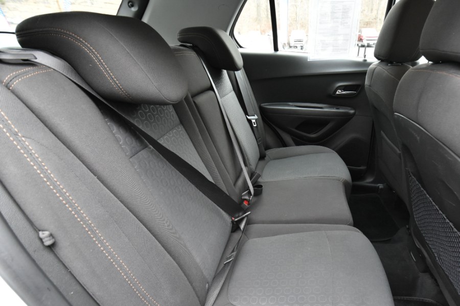 2020 Chevrolet Trax 4dr LS, available for sale in Waterbury, Connecticut | Highline Car Connection. Waterbury, Connecticut 2020 Chevrolet Trax 4dr LS, available for sale in Waterbury, Connecticut | Highline Car Connection. Waterbury, Connecticut