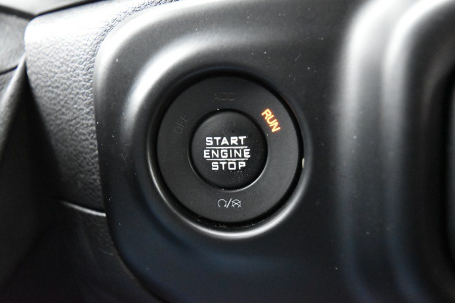 2019 Jeep Wrangler Unlimited Sahara 4x4, available for sale in Waterbury, Connecticut | Highline Car Connection. Waterbury, Connecticut 2019 Jeep Wrangler Unlimited Sahara 4x4, available for sale in Waterbury, Connecticut | Highline Car Connection. Waterbury, Connecticut