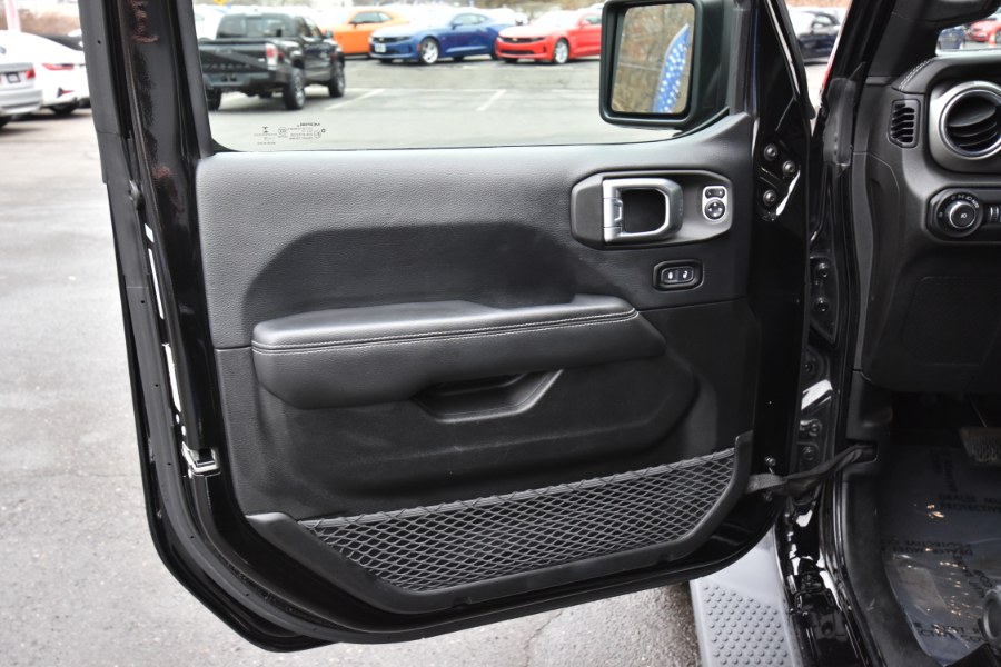 2019 Jeep Wrangler Unlimited Sahara 4x4, available for sale in Waterbury, Connecticut | Highline Car Connection. Waterbury, Connecticut 2019 Jeep Wrangler Unlimited Sahara 4x4, available for sale in Waterbury, Connecticut | Highline Car Connection. Waterbury, Connecticut
