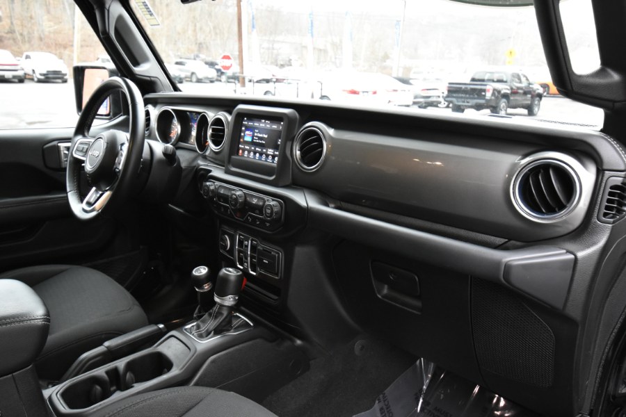 2019 Jeep Wrangler Unlimited Sahara 4x4, available for sale in Waterbury, Connecticut | Highline Car Connection. Waterbury, Connecticut 2019 Jeep Wrangler Unlimited Sahara 4x4, available for sale in Waterbury, Connecticut | Highline Car Connection. Waterbury, Connecticut