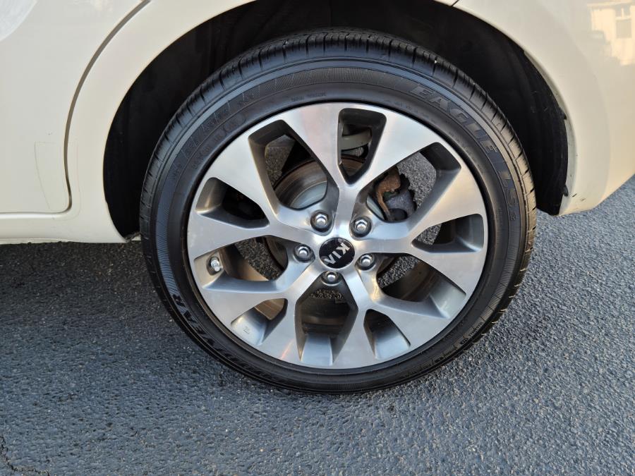 2013 Kia Soul 5dr Wgn Auto !, available for sale in Milford, Connecticut | Chip's Auto Sales Inc. Milford, Connecticut 2013 Kia Soul 5dr Wgn Auto !, available for sale in Milford, Connecticut | Chip's Auto Sales Inc. Milford, Connecticut
