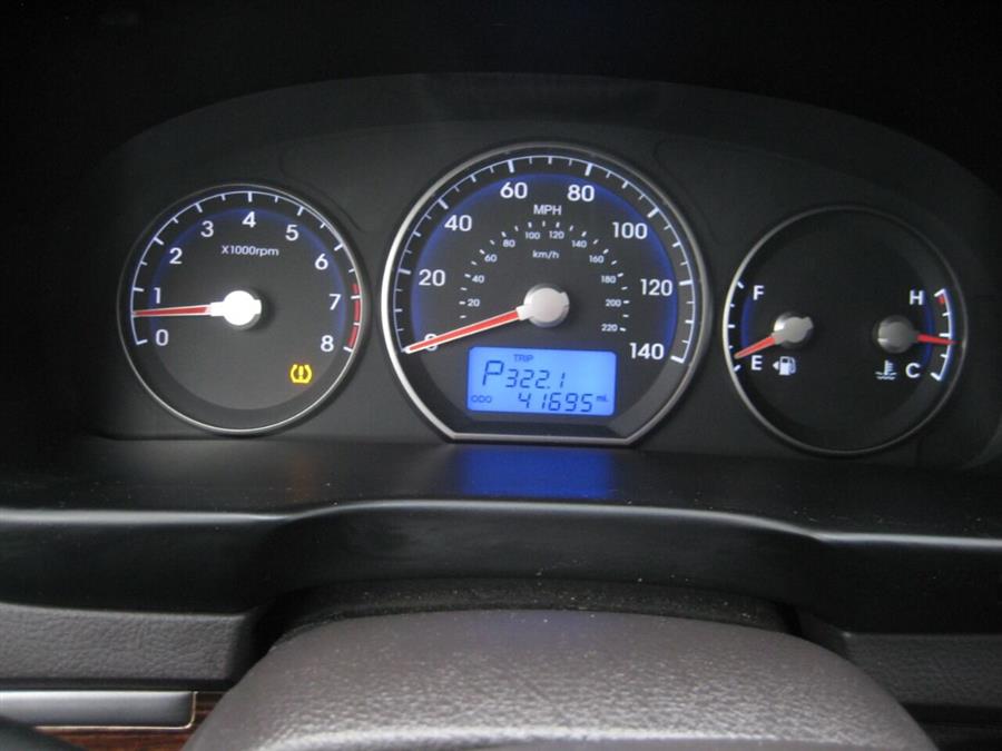 2010 Hyundai Santa Fe Limited AWD 4dr SUV, available for sale in Massapequa, New York | Rite Choice Auto Inc.. Massapequa, New York 2010 Hyundai Santa Fe Limited AWD 4dr SUV, available for sale in Massapequa, New York | Rite Choice Auto Inc.. Massapequa, New York