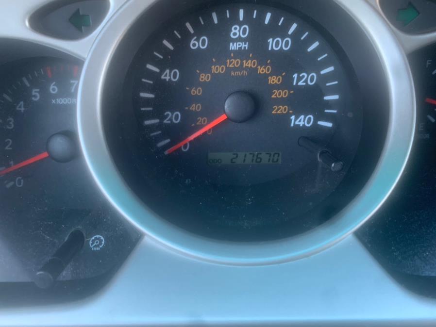 2005 Toyota Highlander 4dr V6 4WD Limited w/3rd Row (Natl), available for sale in Taunton, Massachusetts | Rt 138 Auto Center Inc . Taunton, Massachusetts 2005 Toyota Highlander 4dr V6 4WD Limited w/3rd Row (Natl), available for sale in Taunton, Massachusetts | Rt 138 Auto Center Inc . Taunton, Massachusetts