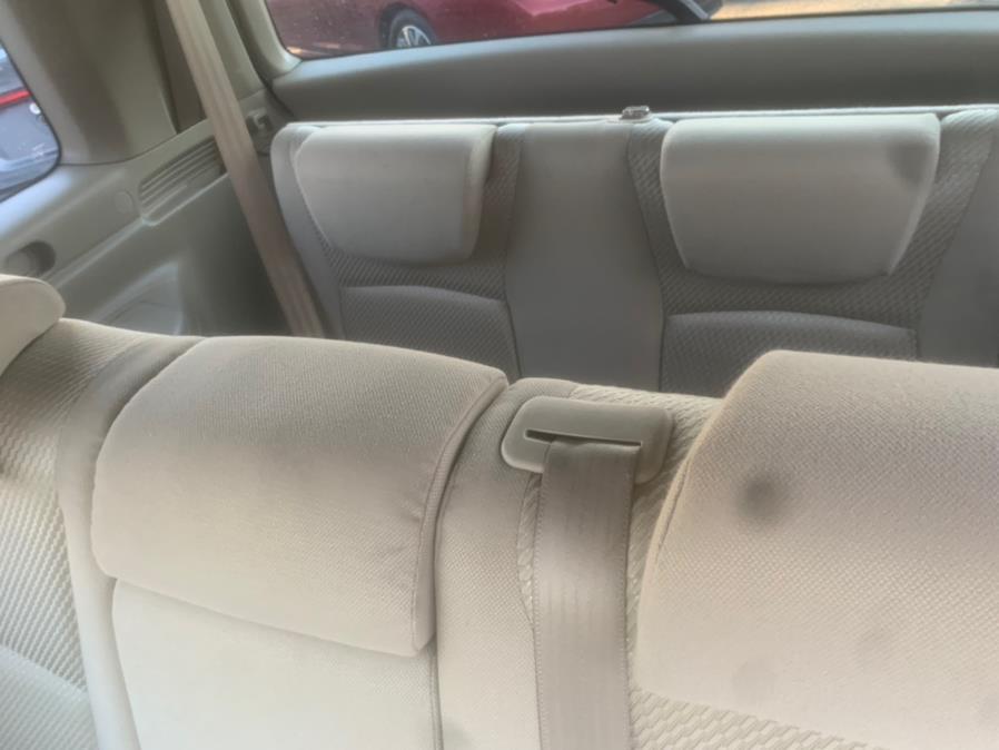2005 Toyota Highlander 4dr V6 4WD Limited w/3rd Row (Natl), available for sale in Taunton, Massachusetts | Rt 138 Auto Center Inc . Taunton, Massachusetts 2005 Toyota Highlander 4dr V6 4WD Limited w/3rd Row (Natl), available for sale in Taunton, Massachusetts | Rt 138 Auto Center Inc . Taunton, Massachusetts