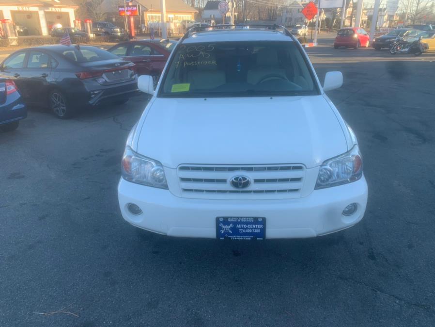 2005 Toyota Highlander 4dr V6 4WD Limited w/3rd Row (Natl), available for sale in Taunton, Massachusetts | Rt 138 Auto Center Inc . Taunton, Massachusetts 2005 Toyota Highlander 4dr V6 4WD Limited w/3rd Row (Natl), available for sale in Taunton, Massachusetts | Rt 138 Auto Center Inc . Taunton, Massachusetts