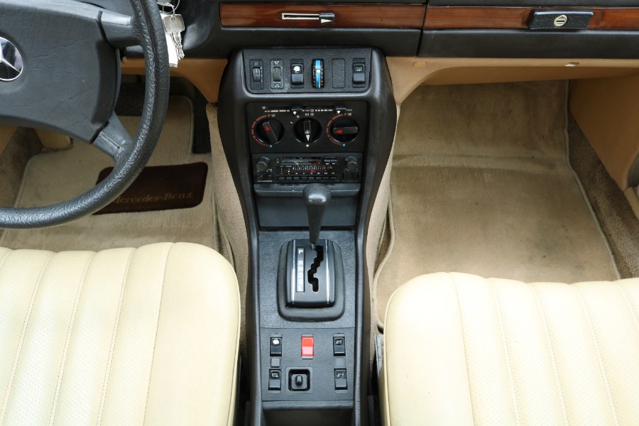 1984 Mercedes-Benz 300 series 4d Sedan 230E, available for sale in Bristol, Connecticut | Dealmax Motors LLC. Bristol, Connecticut 1984 Mercedes-Benz 300 series 4d Sedan 230E, available for sale in Bristol, Connecticut | Dealmax Motors LLC. Bristol, Connecticut