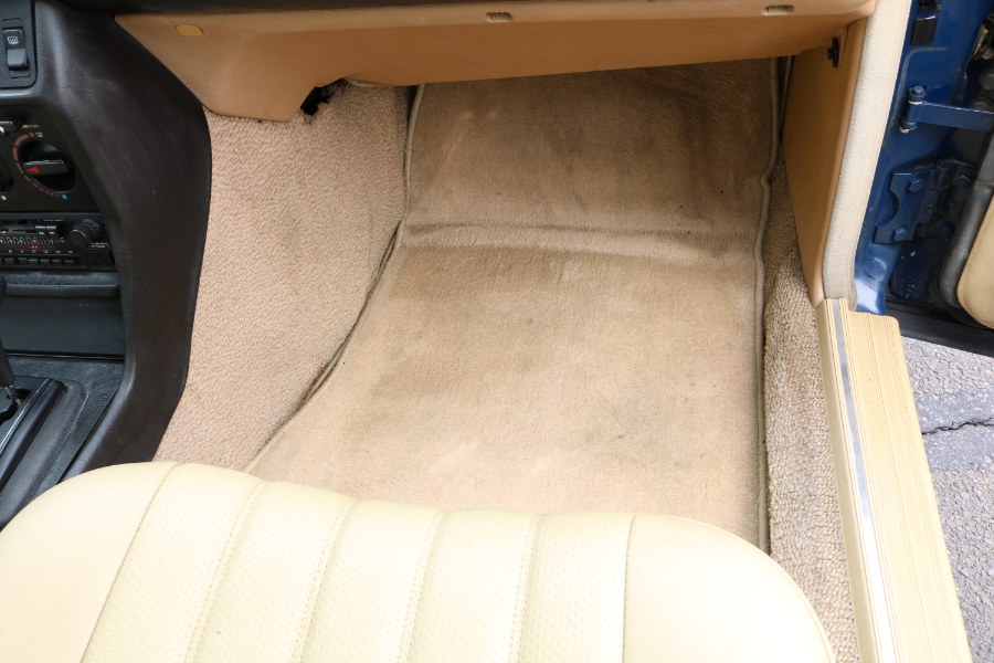 1984 Mercedes-Benz 300 series 4d Sedan 230E, available for sale in Bristol, Connecticut | Dealmax Motors LLC. Bristol, Connecticut 1984 Mercedes-Benz 300 series 4d Sedan 230E, available for sale in Bristol, Connecticut | Dealmax Motors LLC. Bristol, Connecticut