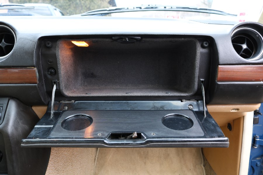 1984 Mercedes-Benz 300 series 4d Sedan 230E, available for sale in Bristol, Connecticut | Dealmax Motors LLC. Bristol, Connecticut 1984 Mercedes-Benz 300 series 4d Sedan 230E, available for sale in Bristol, Connecticut | Dealmax Motors LLC. Bristol, Connecticut