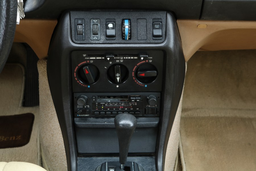 1984 Mercedes-Benz 300 series 4d Sedan 230E, available for sale in Bristol, Connecticut | Dealmax Motors LLC. Bristol, Connecticut 1984 Mercedes-Benz 300 series 4d Sedan 230E, available for sale in Bristol, Connecticut | Dealmax Motors LLC. Bristol, Connecticut