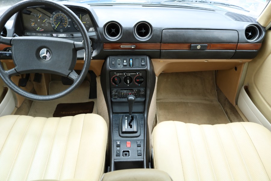 1984 Mercedes-Benz 230E 4d Sedan 230E, available for sale in Bristol, Connecticut | Dealmax Motors LLC. Bristol, Connecticut 1984 Mercedes-Benz 230E 4d Sedan 230E, available for sale in Bristol, Connecticut | Dealmax Motors LLC. Bristol, Connecticut