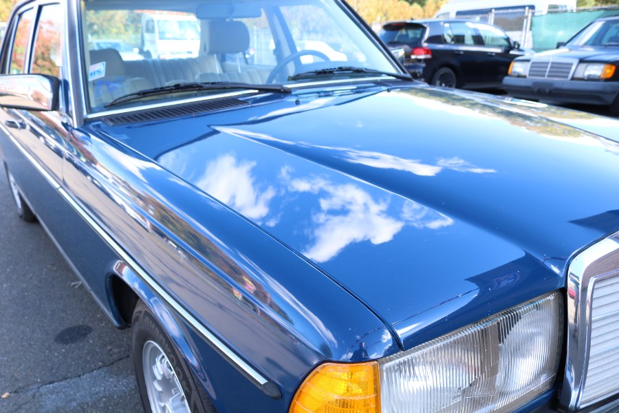 1984 Mercedes-Benz 230E 4d Sedan 230E, available for sale in Bristol, Connecticut | Dealmax Motors LLC. Bristol, Connecticut 1984 Mercedes-Benz 230E 4d Sedan 230E, available for sale in Bristol, Connecticut | Dealmax Motors LLC. Bristol, Connecticut