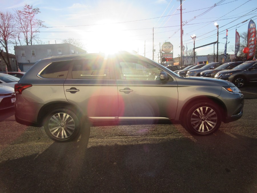 2020 Mitsubishi Outlander SE FWD, available for sale in Linden, New Jersey | Route 27 Auto Mall. Linden, New Jersey 2020 Mitsubishi Outlander SE FWD, available for sale in Linden, New Jersey | Route 27 Auto Mall. Linden, New Jersey
