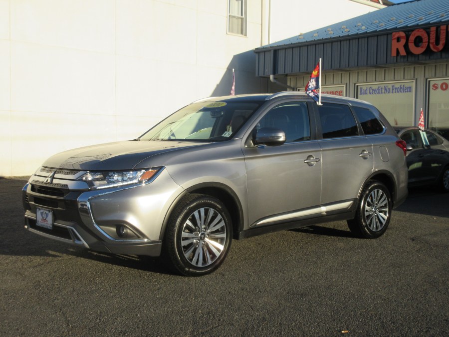 2020 Mitsubishi Outlander SE FWD, available for sale in Linden, New Jersey | Route 27 Auto Mall. Linden, New Jersey 2020 Mitsubishi Outlander SE FWD, available for sale in Linden, New Jersey | Route 27 Auto Mall. Linden, New Jersey