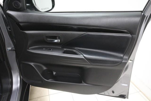 2019 Mitsubishi Outlander SE w/ rearCam, available for sale in Maple Shade, New Jersey | Car Revolution. Maple Shade, New Jersey 2019 Mitsubishi Outlander SE w/ rearCam, available for sale in Maple Shade, New Jersey | Car Revolution. Maple Shade, New Jersey