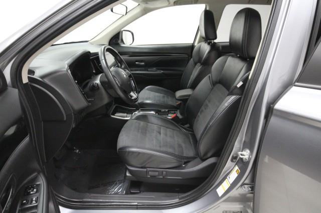 2019 Mitsubishi Outlander SE w/ rearCam, available for sale in Maple Shade, New Jersey | Car Revolution. Maple Shade, New Jersey 2019 Mitsubishi Outlander SE w/ rearCam, available for sale in Maple Shade, New Jersey | Car Revolution. Maple Shade, New Jersey