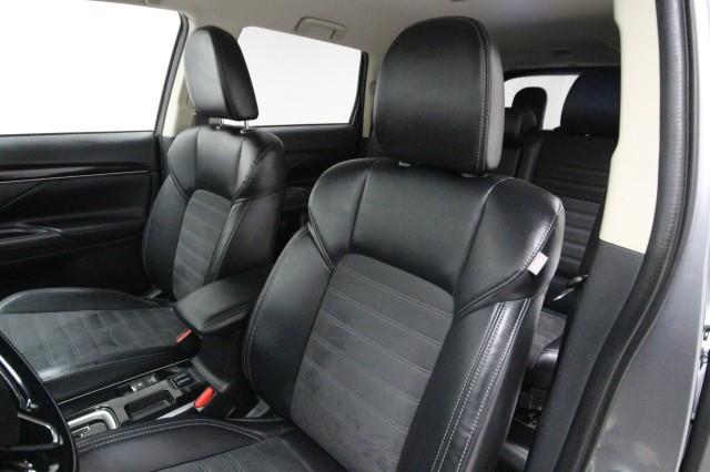 2019 Mitsubishi Outlander SE w/ rearCam, available for sale in Maple Shade, New Jersey | Car Revolution. Maple Shade, New Jersey 2019 Mitsubishi Outlander SE w/ rearCam, available for sale in Maple Shade, New Jersey | Car Revolution. Maple Shade, New Jersey