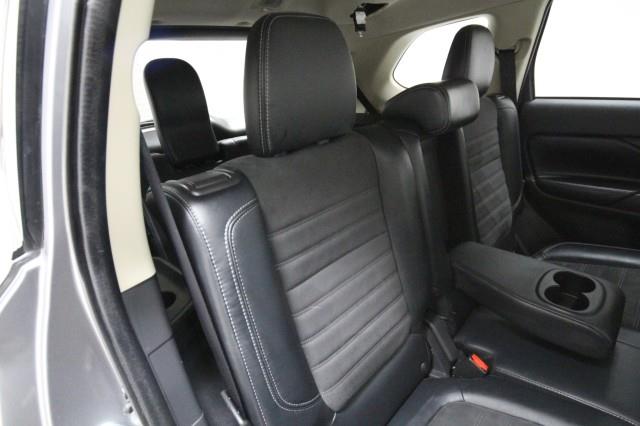 2019 Mitsubishi Outlander SE w/ rearCam, available for sale in Maple Shade, New Jersey | Car Revolution. Maple Shade, New Jersey 2019 Mitsubishi Outlander SE w/ rearCam, available for sale in Maple Shade, New Jersey | Car Revolution. Maple Shade, New Jersey