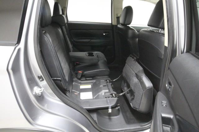 2019 Mitsubishi Outlander SE w/ rearCam, available for sale in Maple Shade, New Jersey | Car Revolution. Maple Shade, New Jersey 2019 Mitsubishi Outlander SE w/ rearCam, available for sale in Maple Shade, New Jersey | Car Revolution. Maple Shade, New Jersey