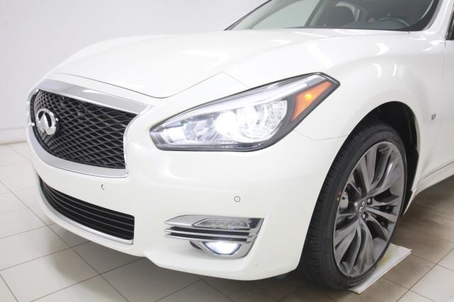 2018 Infiniti Q70 3.7 LUXE AWD w/ Navi & 360cam, available for sale in Maple Shade, New Jersey | Car Revolution. Maple Shade, New Jersey 2018 Infiniti Q70 3.7 LUXE AWD w/ Navi & 360cam, available for sale in Maple Shade, New Jersey | Car Revolution. Maple Shade, New Jersey