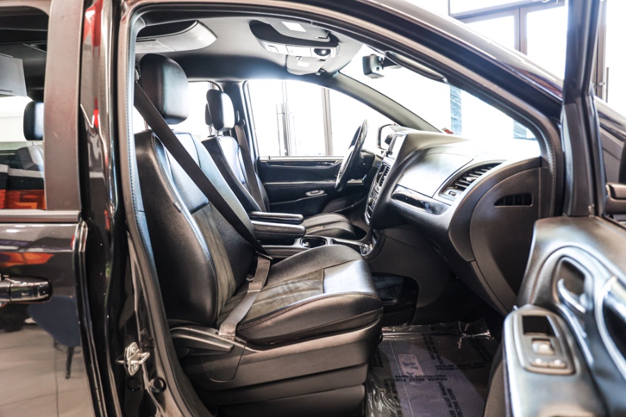 2019 Dodge Grand Caravan SXT Wagon, available for sale in ELMONT, New York | 26 Motors Long Island. ELMONT, New York 2019 Dodge Grand Caravan SXT Wagon, available for sale in ELMONT, New York | 26 Motors Long Island. ELMONT, New York