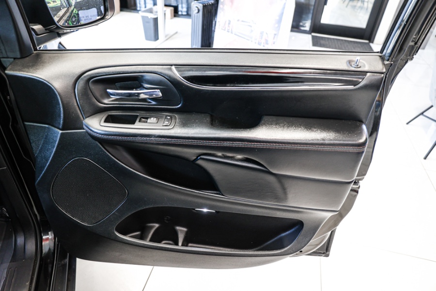 2019 Dodge Grand Caravan SXT Wagon, available for sale in ELMONT, New York | 26 Motors Long Island. ELMONT, New York 2019 Dodge Grand Caravan SXT Wagon, available for sale in ELMONT, New York | 26 Motors Long Island. ELMONT, New York