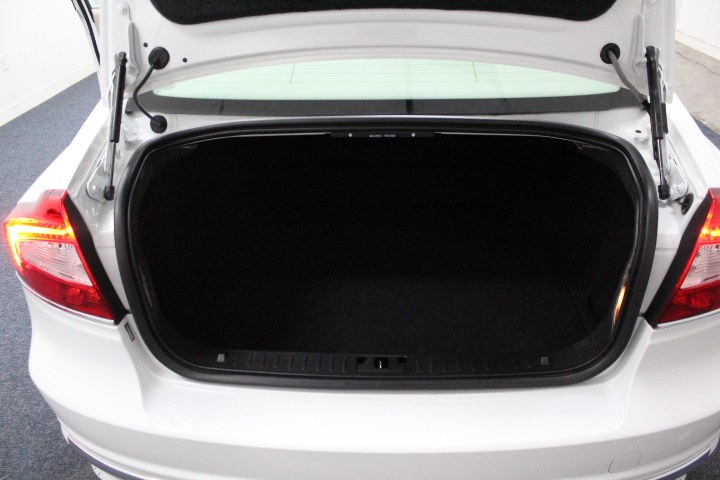 2016 Volvo S80 4dr Sdn T5 Drive-E Platinum, available for sale in Plainville, Connecticut | New England Auto Sales LLC. Plainville, Connecticut 2016 Volvo S80 4dr Sdn T5 Drive-E Platinum, available for sale in Plainville, Connecticut | New England Auto Sales LLC. Plainville, Connecticut