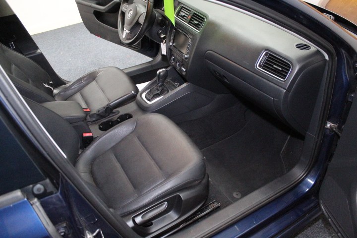 2012 Volkswagen Jetta Sedan 4dr Auto SE PZEV, available for sale in Plainville, Connecticut | New England Auto Sales LLC. Plainville, Connecticut 2012 Volkswagen Jetta Sedan 4dr Auto SE PZEV, available for sale in Plainville, Connecticut | New England Auto Sales LLC. Plainville, Connecticut