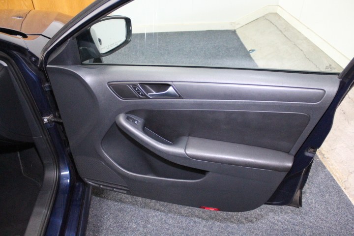 2012 Volkswagen Jetta Sedan 4dr Auto SE PZEV, available for sale in Plainville, Connecticut | New England Auto Sales LLC. Plainville, Connecticut 2012 Volkswagen Jetta Sedan 4dr Auto SE PZEV, available for sale in Plainville, Connecticut | New England Auto Sales LLC. Plainville, Connecticut