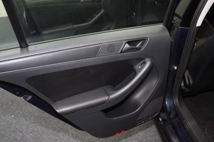 2012 Volkswagen Jetta Sedan 4dr Auto SE PZEV, available for sale in Plainville, Connecticut | New England Auto Sales LLC. Plainville, Connecticut 2012 Volkswagen Jetta Sedan 4dr Auto SE PZEV, available for sale in Plainville, Connecticut | New England Auto Sales LLC. Plainville, Connecticut
