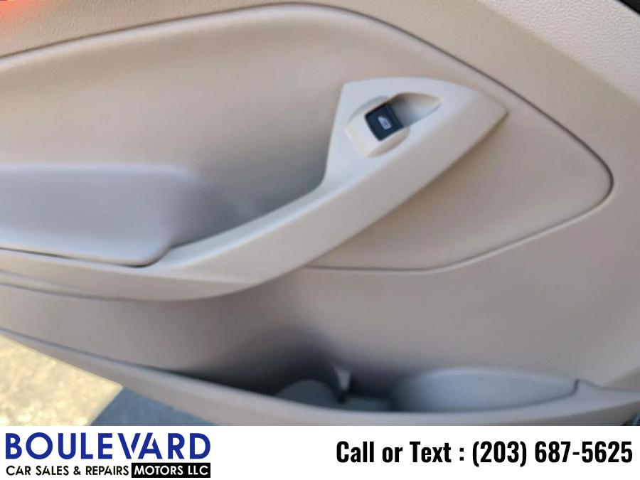 2017 Ford Escape SE Sport Utility 4D, available for sale in New Haven, Connecticut | Boulevard Motors LLC. New Haven, Connecticut 2017 Ford Escape SE Sport Utility 4D, available for sale in New Haven, Connecticut | Boulevard Motors LLC. New Haven, Connecticut