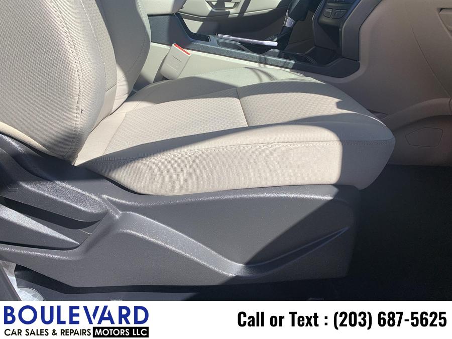 2017 Ford Escape SE Sport Utility 4D, available for sale in New Haven, Connecticut | Boulevard Motors LLC. New Haven, Connecticut 2017 Ford Escape SE Sport Utility 4D, available for sale in New Haven, Connecticut | Boulevard Motors LLC. New Haven, Connecticut