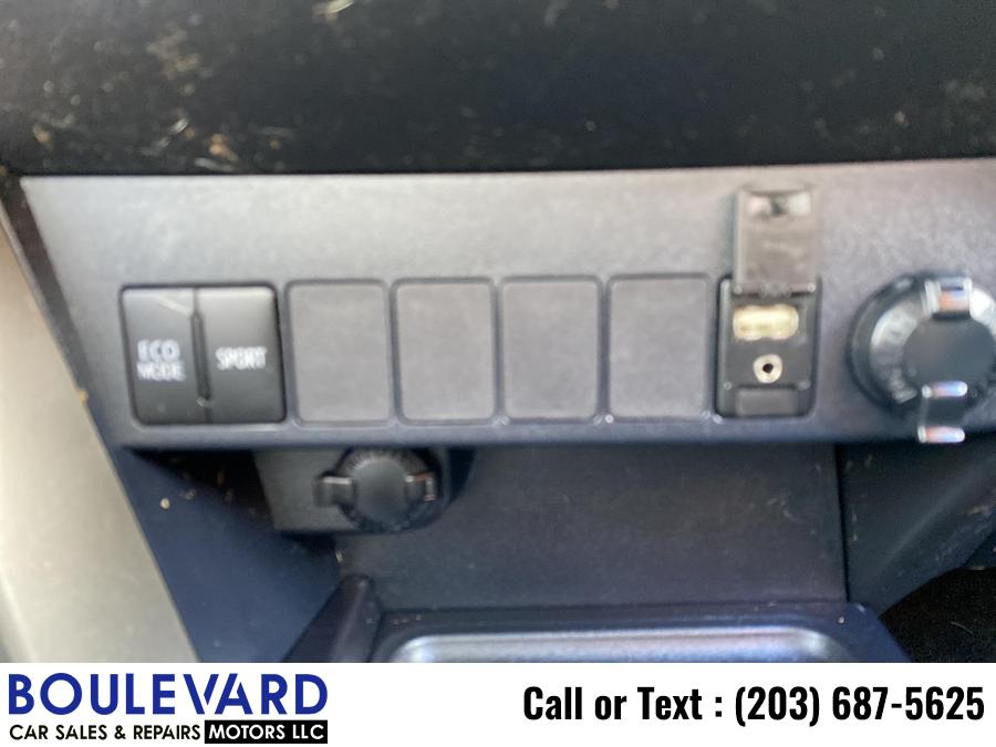 2013 Toyota Rav4 XLE Sport Utility 4D, available for sale in New Haven, Connecticut | Boulevard Motors LLC. New Haven, Connecticut 2013 Toyota Rav4 XLE Sport Utility 4D, available for sale in New Haven, Connecticut | Boulevard Motors LLC. New Haven, Connecticut