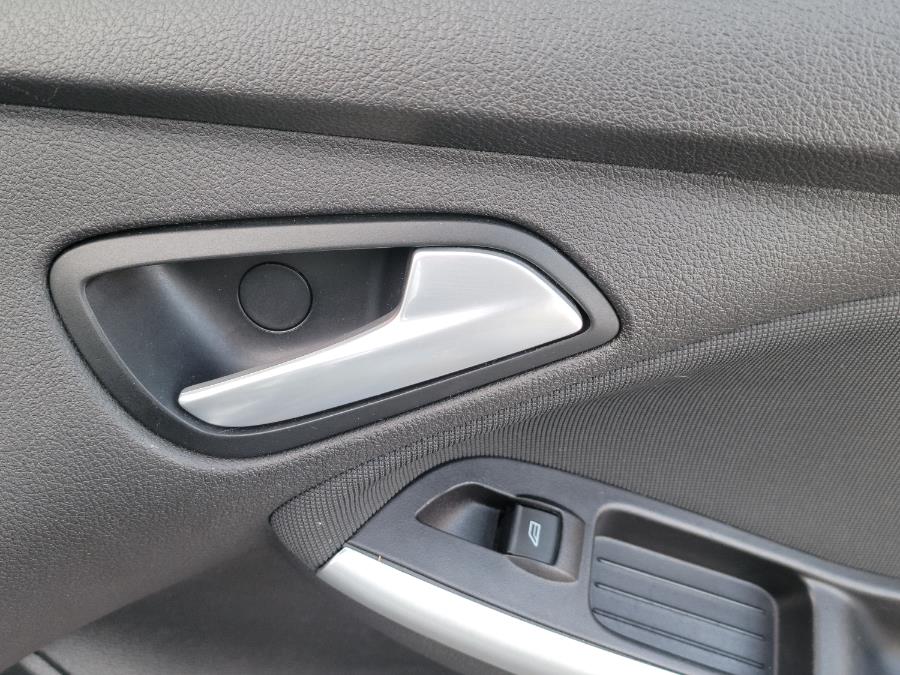 2013 Ford Focus 4dr Sdn SE, available for sale in Philadelphia, Pennsylvania | Eugen's Auto Sales & Repairs. Philadelphia, Pennsylvania 2013 Ford Focus 4dr Sdn SE, available for sale in Philadelphia, Pennsylvania | Eugen's Auto Sales & Repairs. Philadelphia, Pennsylvania