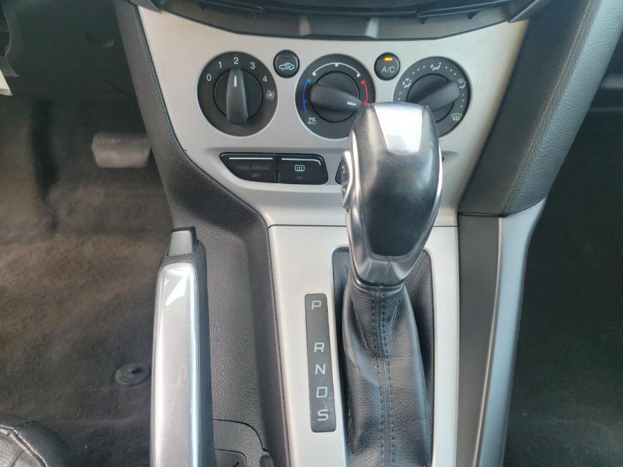 2013 Ford Focus 4dr Sdn SE, available for sale in Philadelphia, Pennsylvania | Eugen's Auto Sales & Repairs. Philadelphia, Pennsylvania 2013 Ford Focus 4dr Sdn SE, available for sale in Philadelphia, Pennsylvania | Eugen's Auto Sales & Repairs. Philadelphia, Pennsylvania
