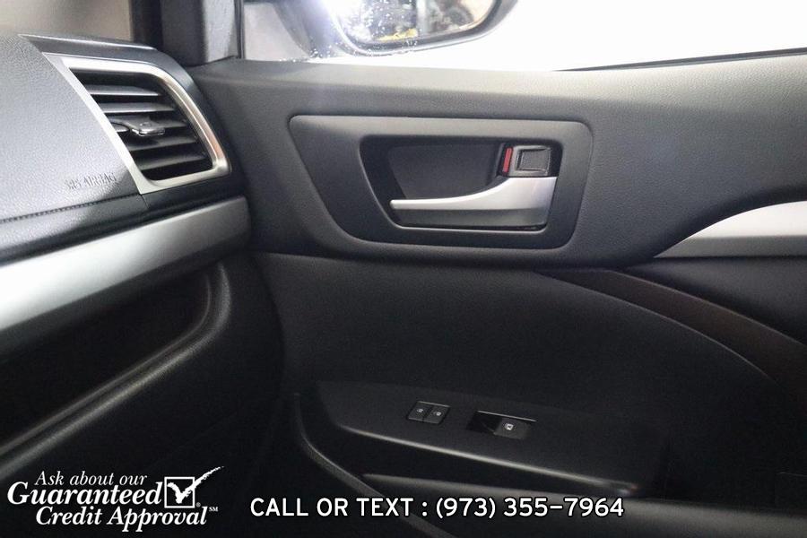 2019 Toyota Highlander XLE, available for sale in Haskell, New Jersey | City Motor Group Inc.. Haskell, New Jersey 2019 Toyota Highlander XLE, available for sale in Haskell, New Jersey | City Motor Group Inc.. Haskell, New Jersey
