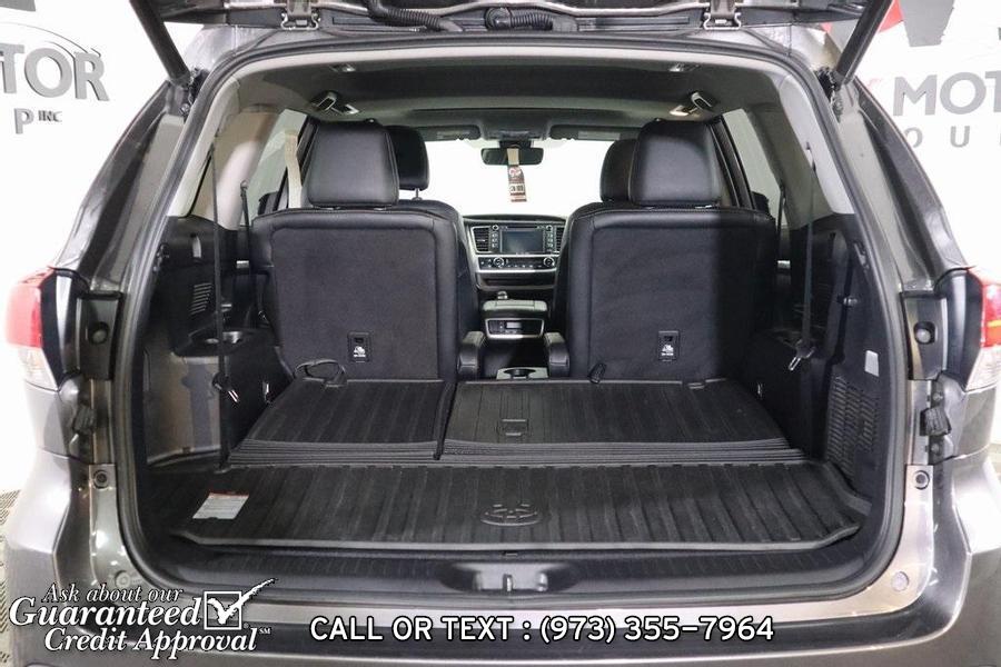 2019 Toyota Highlander XLE, available for sale in Haskell, New Jersey | City Motor Group Inc.. Haskell, New Jersey 2019 Toyota Highlander XLE, available for sale in Haskell, New Jersey | City Motor Group Inc.. Haskell, New Jersey