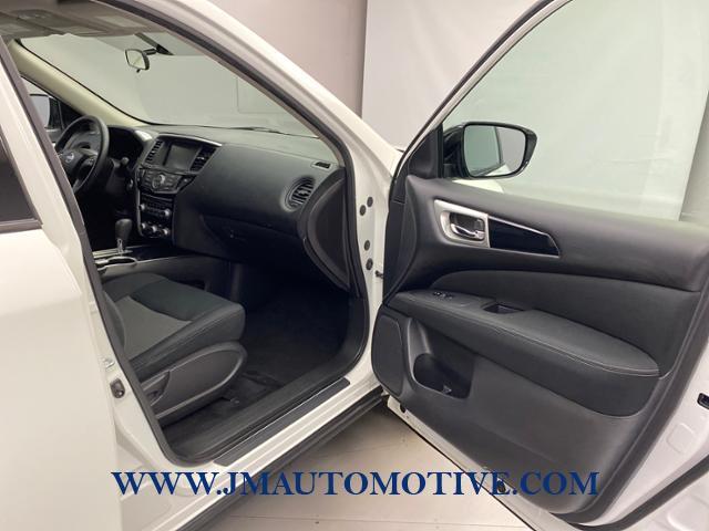 2017 Nissan Pathfinder 4x4 S, available for sale in Naugatuck, Connecticut | J&M Automotive Sls&Svc LLC. Naugatuck, Connecticut 2017 Nissan Pathfinder 4x4 S, available for sale in Naugatuck, Connecticut | J&M Automotive Sls&Svc LLC. Naugatuck, Connecticut